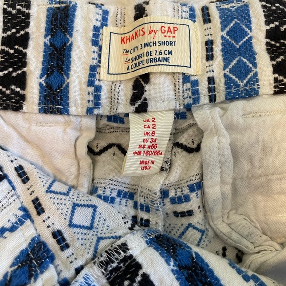 Khakis by GAP shorts - Picture 2 of 6